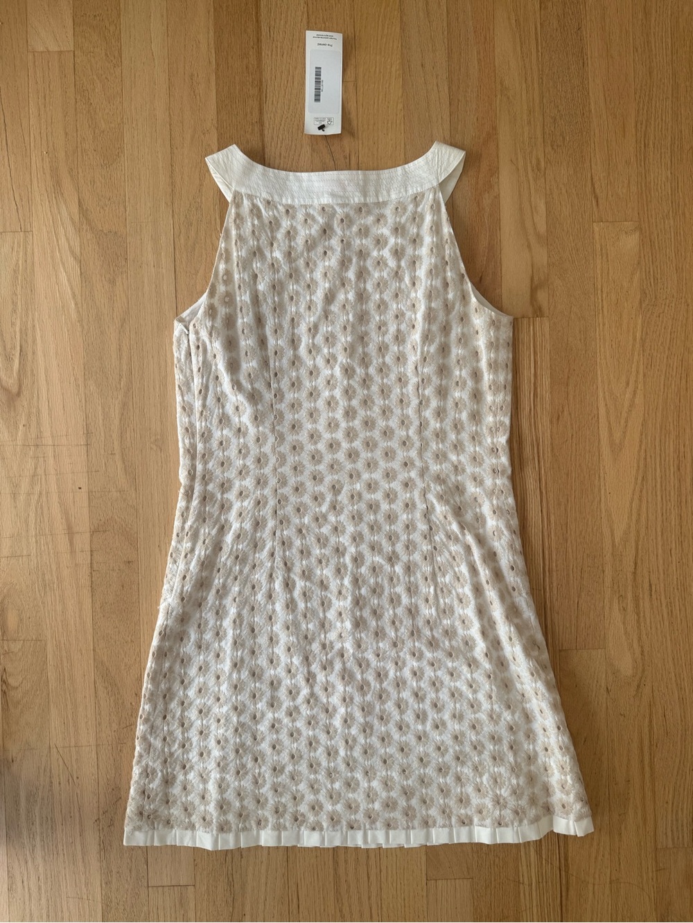 Like New: Lilly Pulitzer Floral Embroidered Jacqueline A-Line Shift Dress, sz. 6 - Picture 3 of 8